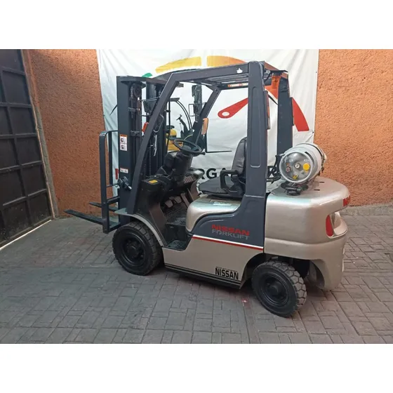 Montacargas Nissan  5000 Libras 
