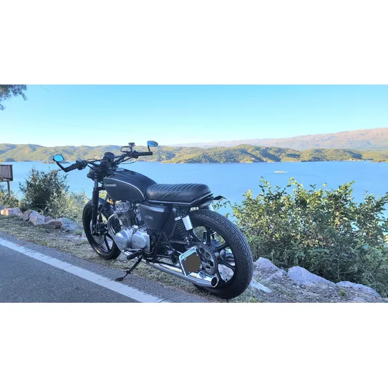 Moto Kawasaki Kz440,  Estilo Cafe Racer.