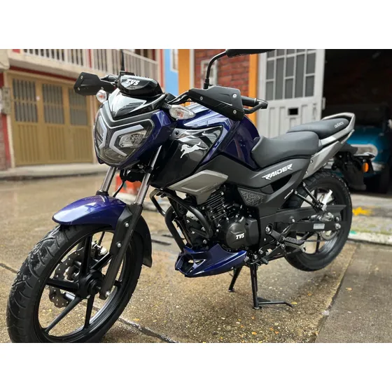 Moto Casi Nueva, Color Azul Arlequín, Con 3.100 Km De Uso.