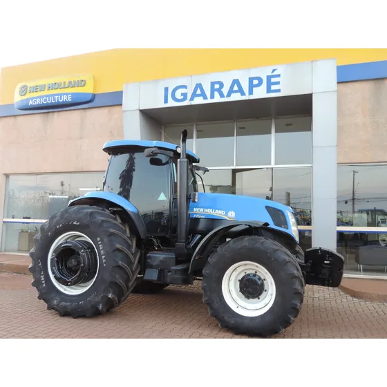 Trator New Holland T7.245 - Cabinado