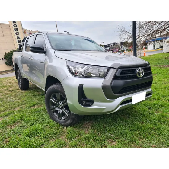 Toyota Hilux Pick-up 2.8 Cd Sr 204cv 4x4
