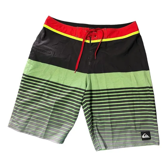 Short Quiksilver Talla 34