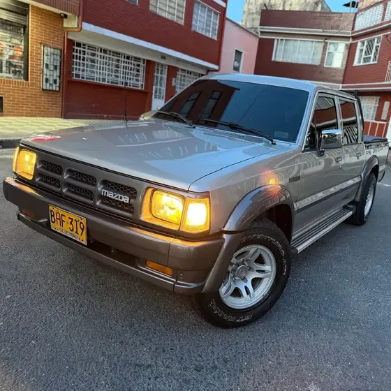 Mazda B2200 1996 2.2 B2200