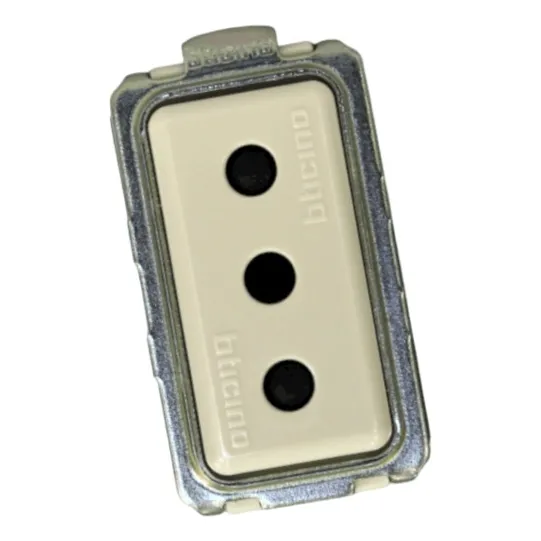 Toma Corriente 5113 10amp Metalico Bticino