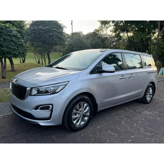 Kia Sedona 3.3 V6 Lx At