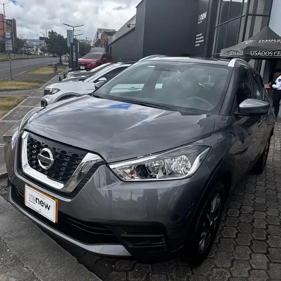 Nissan Kicks Sense Mecánica usado en Suba