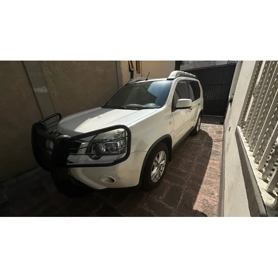 Nissan X-trail 2.5 Slx Lujo Cvt Mt