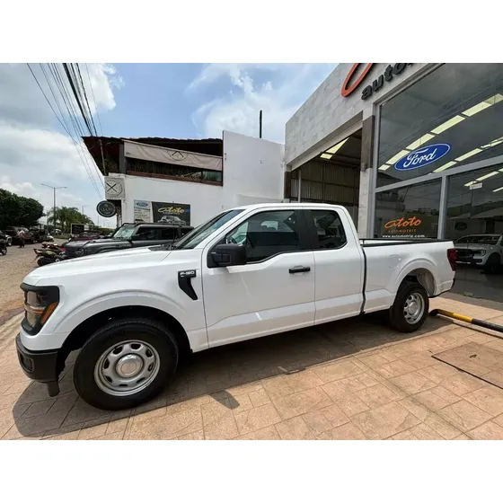 Ford F-150 Xl V6