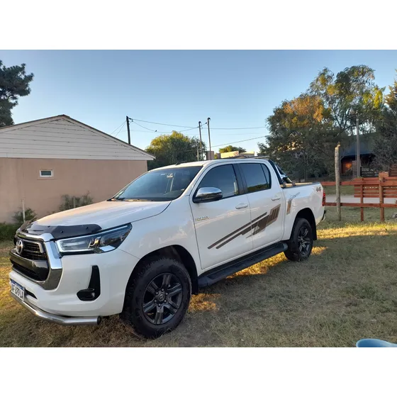 Toyota Hilux Pick-up 2.8 Cd Srv 204cv 4x4