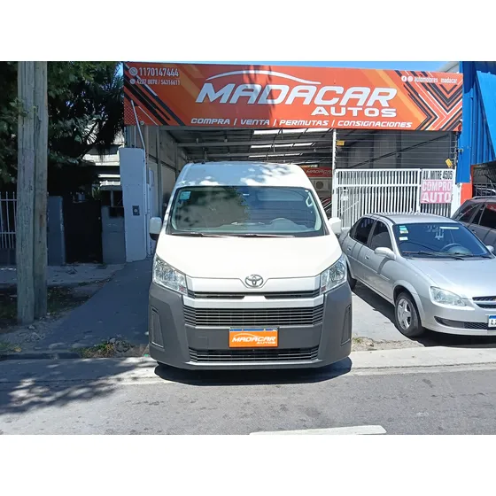 Toyota Hiace 2.8 Tdi Furgón 6at L2h2 3a 5p
