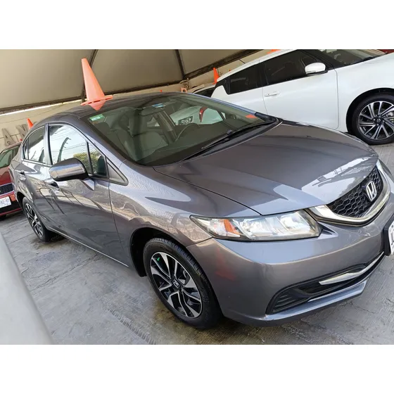 Honda Civic 1.8 Ex Sedan L4 . At
