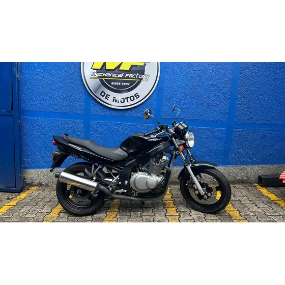 Gs 500 Suzuki Modelo 2015