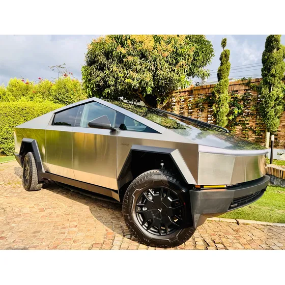 Tesla Cybertruck Foundation Series 4x4 Long Range Awd