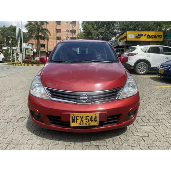 Nissan Tiida 1.8 Emotion 2013