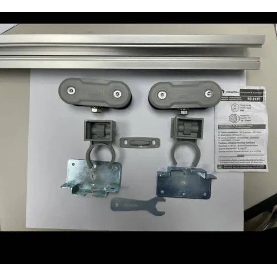 Kit Para Closet De Tres Metros Rometal Riel Y Garruchas