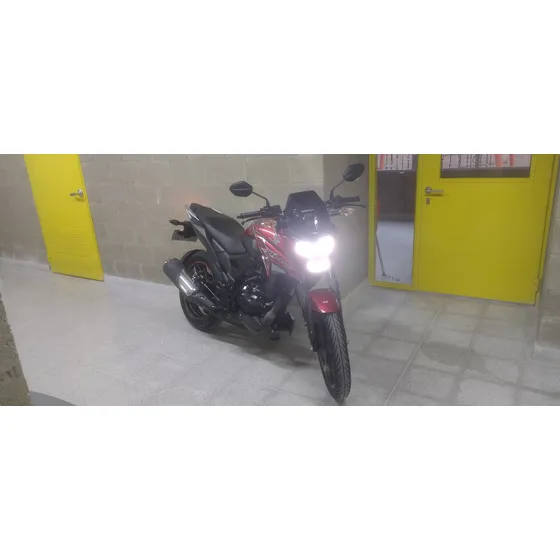 Honda Xblade 160 Con 1952 Kilómetros 3 Meses De Comprada