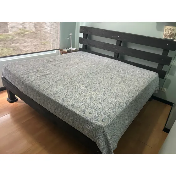 Cama King De Madera Plástica Incluye Colchón