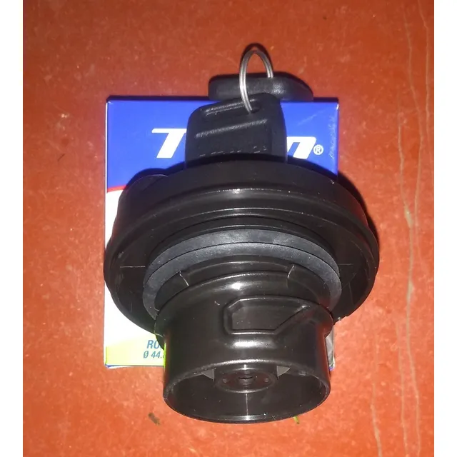 Tapa De Gasolina Tritón De Rosca Con Llave Titán