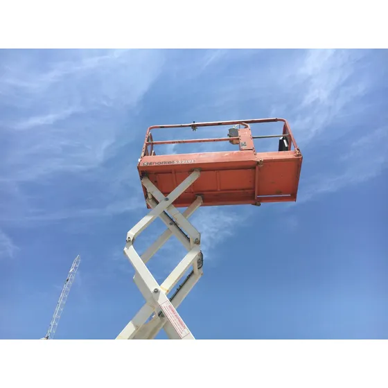 Ascensor Tipo Tijera Snorkel S3219e