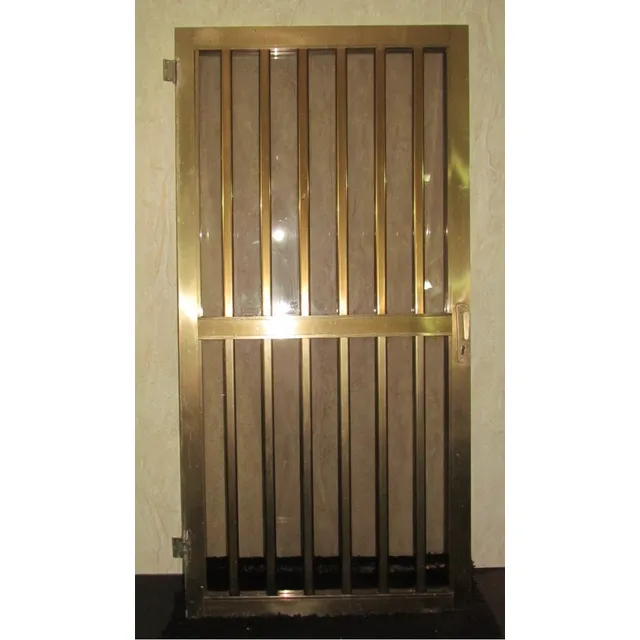 Puerta  De Aluminio Con Vidrio 5mm Protector 