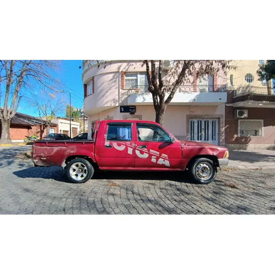 Toyota Hilux 2.8 S/cab 4x2 D Dlx