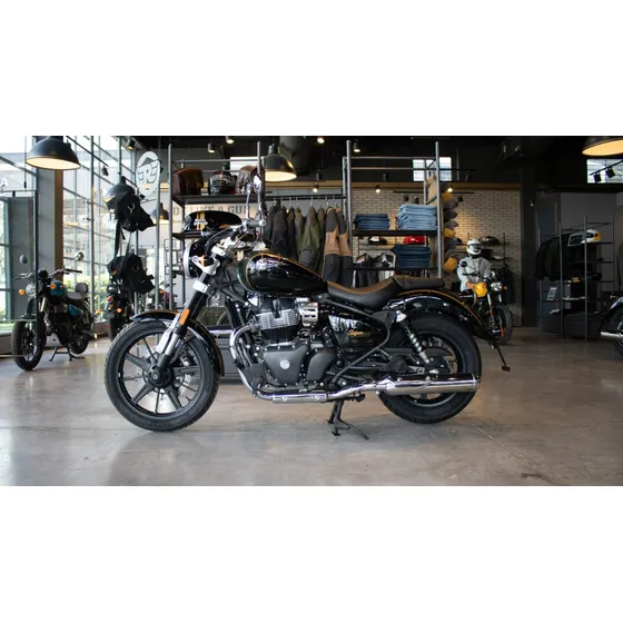 Royal Enfield Super Meteor 650 Interstellar Green