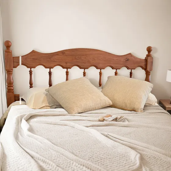 Cama 1 1/2 Plaza, Madera Algarrobo, Frida, Plaza Y Media.