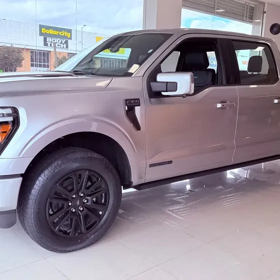 Ford F150 2026 Plaatinum Hibrida