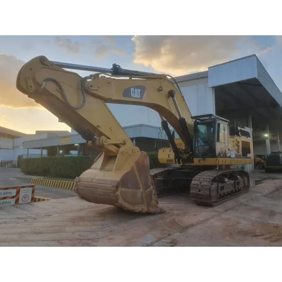 Escavadeira 374d Cat Usada