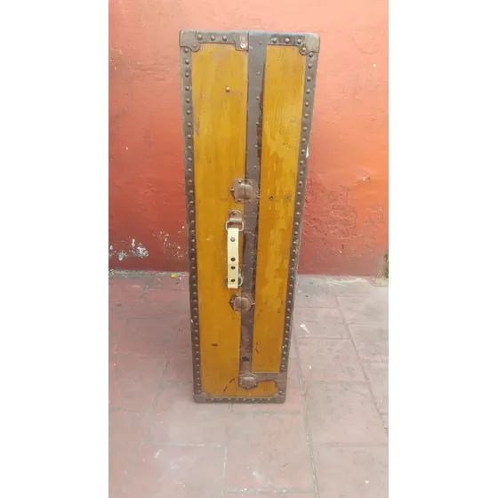 Antiguo Baul Tipo Ropero De Viaje