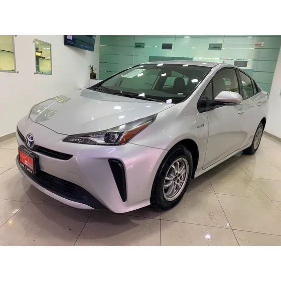 Toyota Prius 1.8 Base Cvt