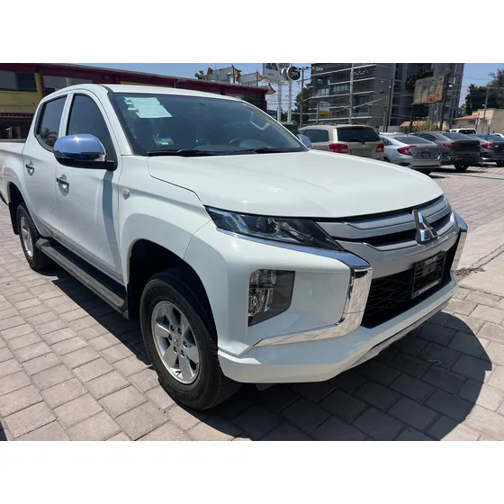 Mitsubishi L200 2.4 Cd Glx 4x2 Mt