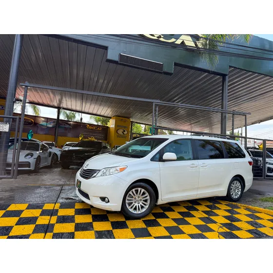 Toyota Sienna 3.5 Xle V6 At