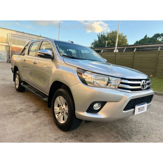 Toyota Hilux Pick-up 2.8 Cd Srv 177cv 4x2