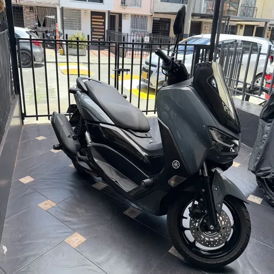 Nmax 155 Gris Negro Mod 2025