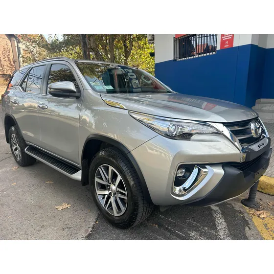 Toyota Hilux Sw4 2.8 Srx 177cv 4x4 7as At