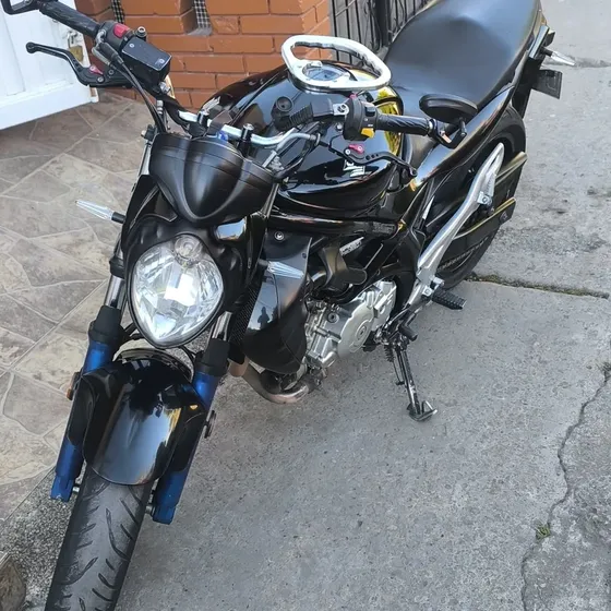 Sfv Gladius 650 Negra En Buenas Condiciones