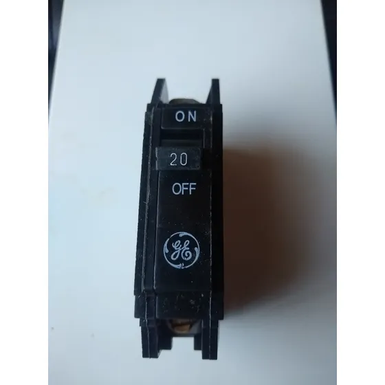 Breaker Hqc 1x20 Amp. General Electric.