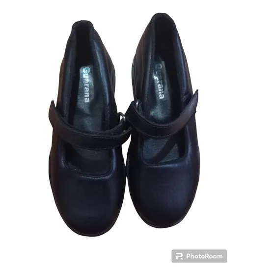 Zapatos Escolares, Nuevos De Niña, Talla 33, Color Negro