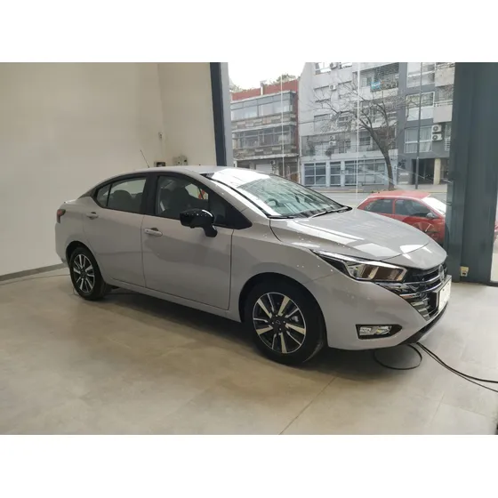 Nissan Versa 1.6 Sr Cvt