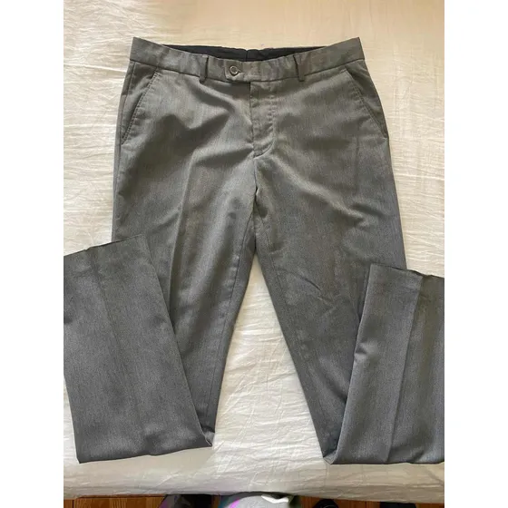 Pantalón Hombre Zara Talla 32 Gris. Usado.