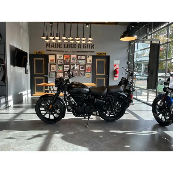 Royal Enfield Classic 350 Stealth Black Reserva 