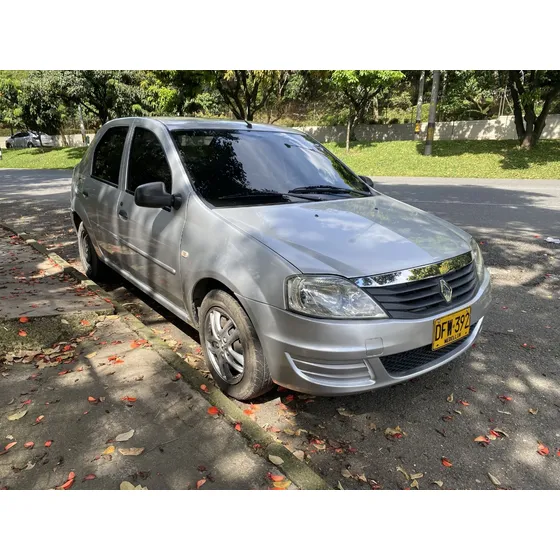 Renault Logan 1.6 Expression Mt 4x2 2012