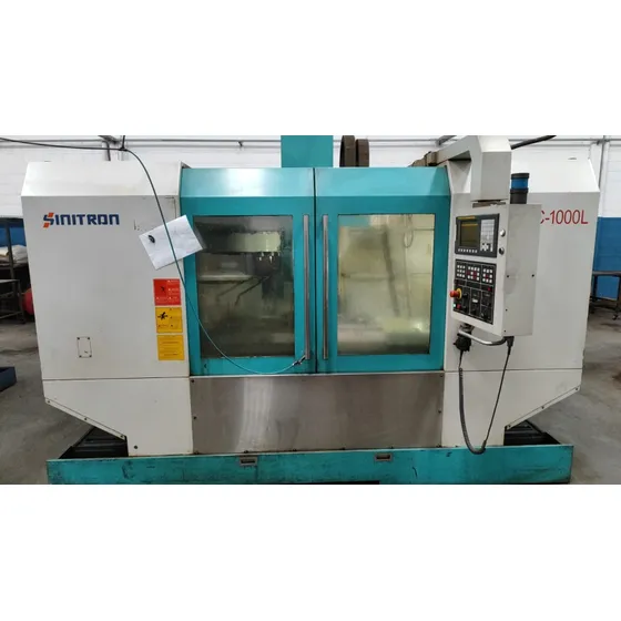 Centro De Usinagem Sinitron Vmc-1000l C/ Fanuc Trabalhando