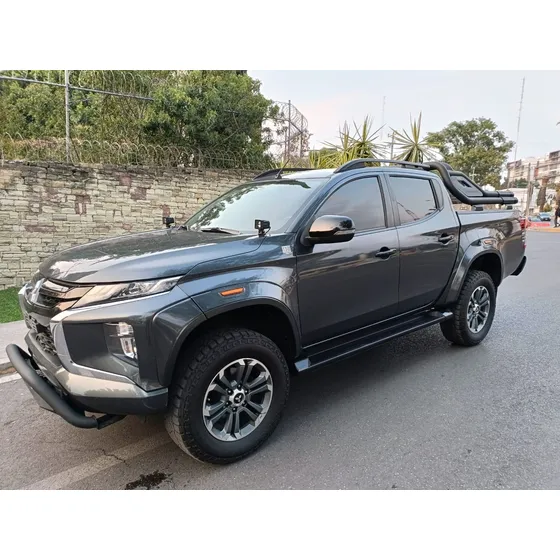 Mitsubishi L200 2.4 Cd Limited 4x4 At