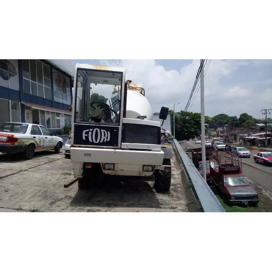 Autohormigonera Fiori Db260b Año 2014