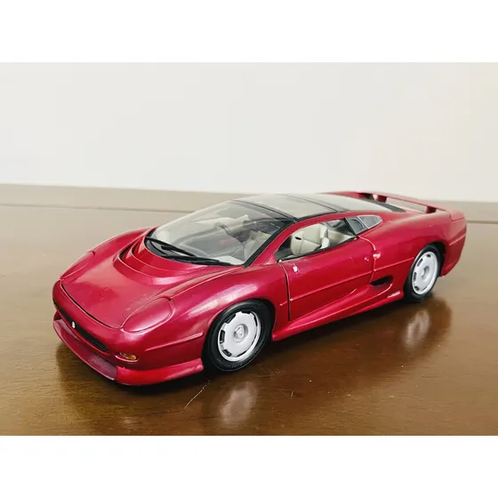 Miniatura Jaguar Xj220 Maisto 1/18