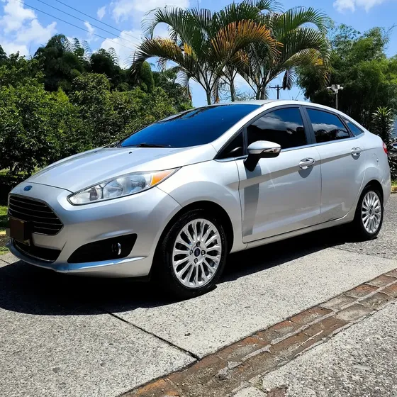 Ford Fiesta 2015 1.6 Titanium At