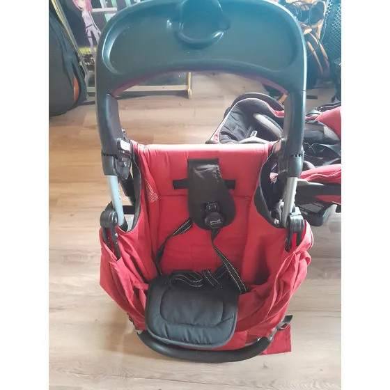 Coche Britax Con Huevito Para El Auto Usado En Buen Estado.