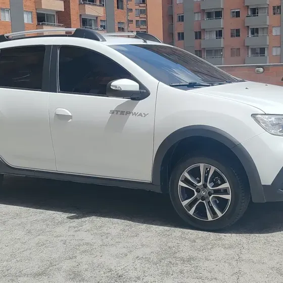 Renault Stepway 2022 1.6 Intense Mecánica
